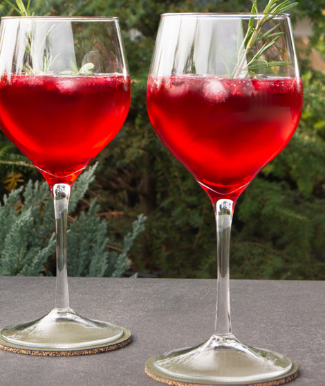 Rotwein-cocktail-glas-hangefertigt-redwine-cocktail-glass-handmade-neman-glassworksneman